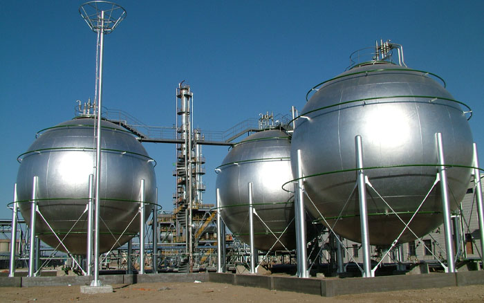 Precautions and types of chemical storage tanks